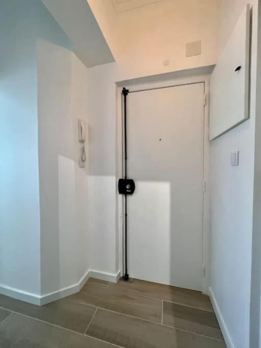 Apartamento Muito Central - 300 Metros Da Praia Daire Costa da Caparica Dış mekan fotoğraf