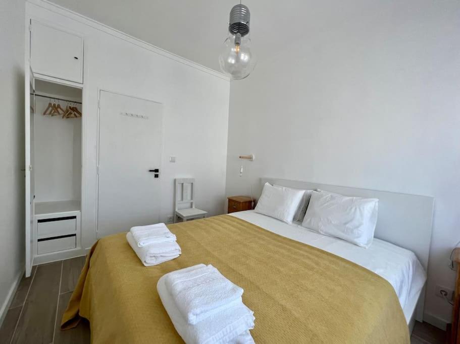 Apartamento Muito Central - 300 Metros Da Praia Daire Costa da Caparica Dış mekan fotoğraf